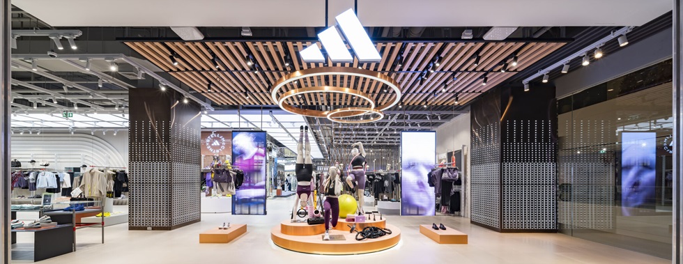 Adidas encoge un 5% sus ventas y entra en pérdidas en 2023 