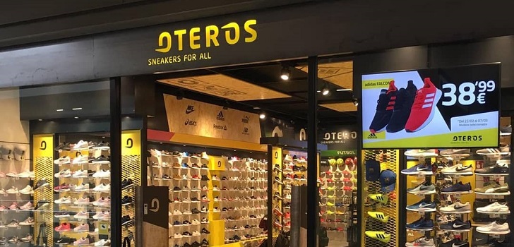 Dedicación regular piel Oteros diversifica y lanza una nueva cadena de 'sneakers' | Palco23