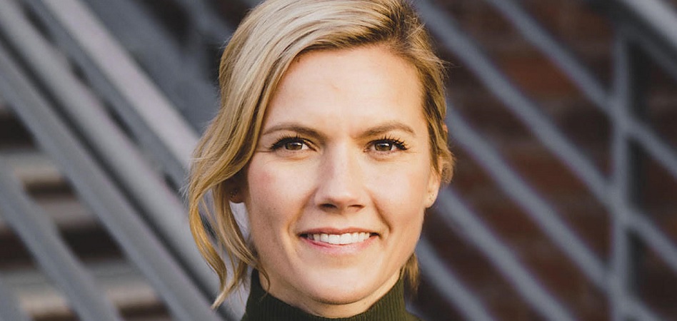 Nikki Neuburger se ha incorporado a la compañía canadiense de equipamiento y moda deportiva después de trabajar durante los dos últimos años como directora de márketing global para Uber Eats y otros quince como vicepresidenta global de Nike running.