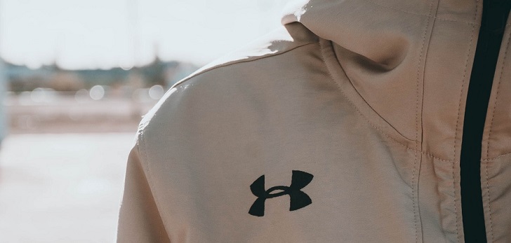 Under Armour contiene la caída de ventas y regresa a beneficios en el tercer trimestre