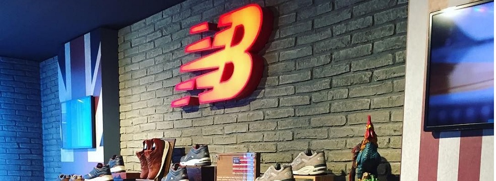 New Balance y Asics siguen los pasos de Nike y reducen su peso en multimarca