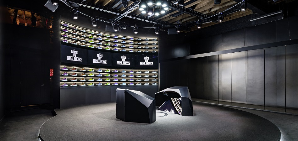 Nike incorpora un descuento del 25% extra en muchos de los productos ya  rebajados: zapatillas de running, zapatillas de gimnasio y ropa deportiva a  precios muy bajos.