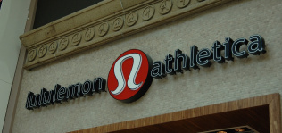 Lululemon dispara ventas un 57% en el primer trimestre respecto a niveles precrisis