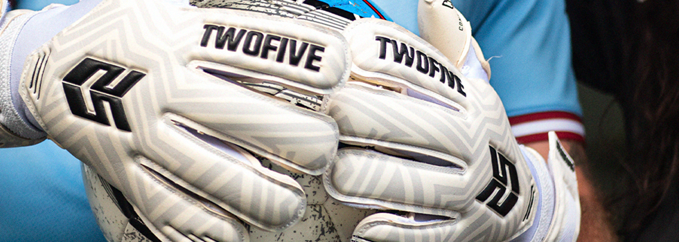 TwoFive Gloves diversifica su catálogo para facturar 1,1 millones en 2025