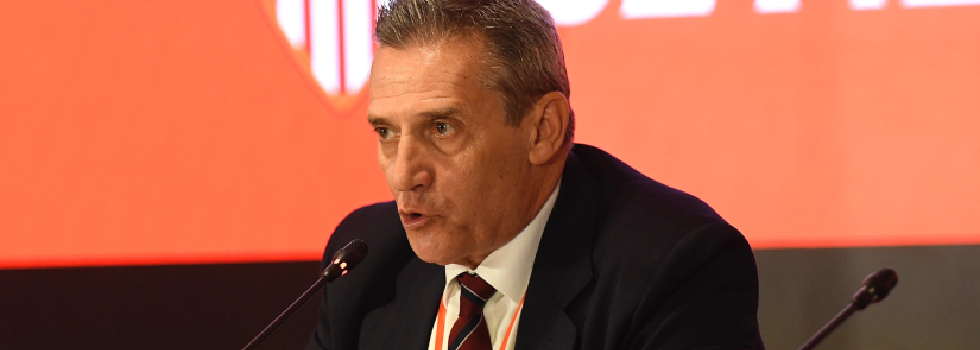 El director general de Sevilla FC abandona su cargo tras veinte años en el club