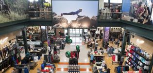 El grupo Dick’s Sporting Goods gana 217 millones de dólares en nueve meses