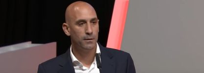 La Fifa inhabilita tres años a Luis Rubiales tras su beso no consentido a Jenni Hermoso