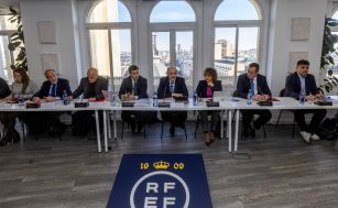 Rafael Louzán suma a Tebas, Álvarez y Aganzo a la junta directiva de la Rfef