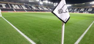 El Derby County cambia de manos: un jeque de Abu Dabi compra el equipo