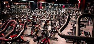 Holiday Gym paraliza sus aperturas tras perder el 40% de los abonados