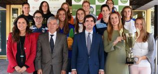 Iberdrola tiñe de verde la liga femenina de waterpolo con los ‘naming’ de la competición