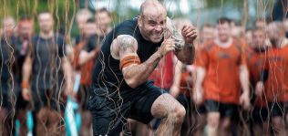 Tough Mudder ficha a los champús de H&S como patrocinador de sus carreras de obstáculos