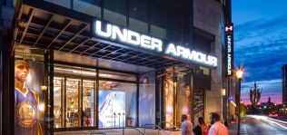 Under Armour roza los 5.000 millones en ingresos pese a cerrar 2018 con pérdidas