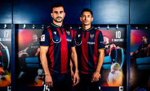 Levante UD se viste contra el cáncer de mama