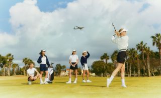 El golf ya no es sólo para la élite: el deporte se populariza y llega al ‘streetwear’